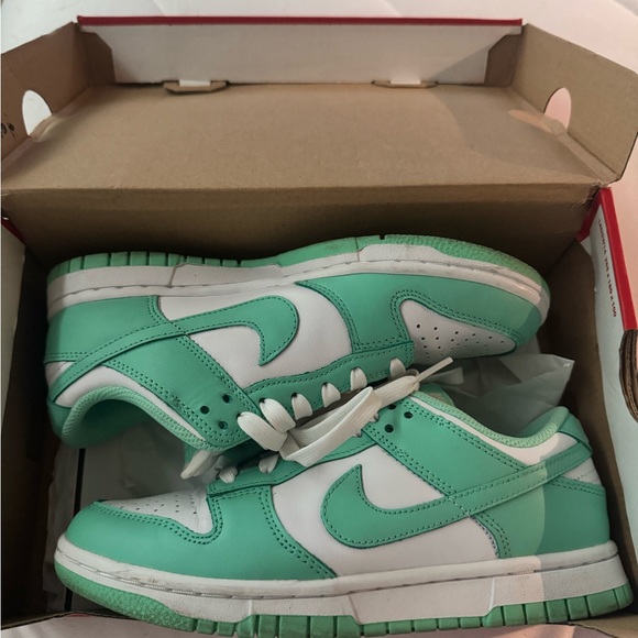Nike dunk lows in Green glow - Picture 1 of 3